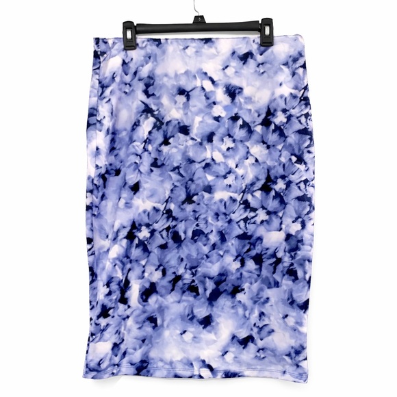 Apt. 9 Dresses & Skirts - APT. 9 Pretty Blue & White Floral Skirt size XL